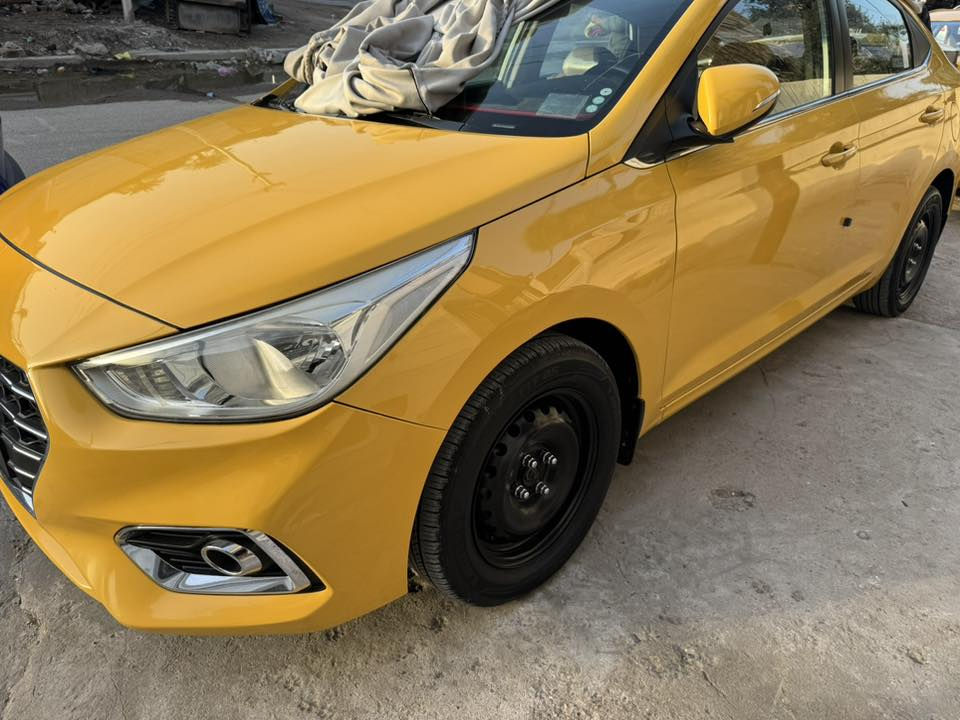 السلام عليكم هونداي 2020 خليجيه مال شركه
مكينه 1600 كير مرغوب ماشيه 90 سياره جديده خير من الله ع ايدي كامله من كلشي تخم تاير سبير منازل سياره ع وضع شركه 
كلهه جديده مدوشمه كير مكينه كلهه جديده 
السعر 142 
***********
