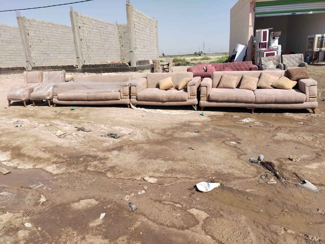 أرخص الأسعار *********** العنوان بدايت صعدت جسر الأخضر الي يطلع ع مجمع طالقاني ع ايدك اليمنه مجاور معمل ثلج نعمانيه /يوجد خدمة توصيل للكوت
