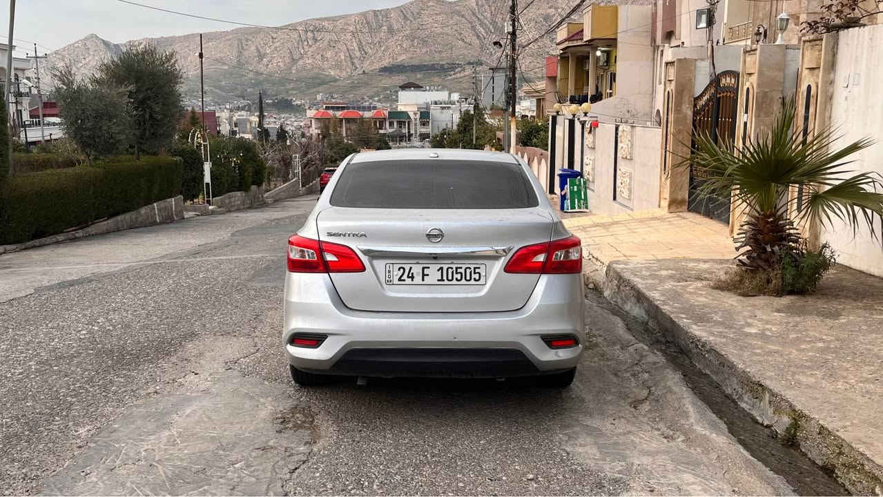 نيسان سنترا موديل  ٢٠١٧
سيارة ب دهوك 
قطعتين صبخ + واحد تعديل 
يرباك دشبول و ستيرن سيستم 
سيارة كلش حلوة و نضيفة 
رقم و سنوية جديد سيارة ب اسمي 
للتواصل : *********** دهوك, العراق
