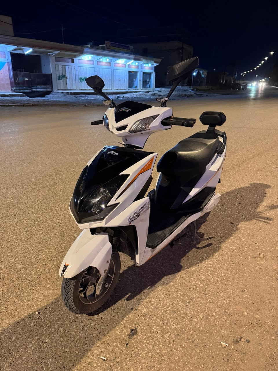 سلام عليكم دراجه شحن للبيع 
6 باتري الدراجة بعدها جديدة ماناقصها شي مكاني القائم وصلت 650 
رقمي ***********
