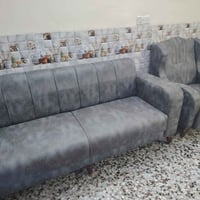 تخم 10مقاعد للبيع سعره 400 وبي مجال العنوان بغداد الحرية رقم الهاتف/07...