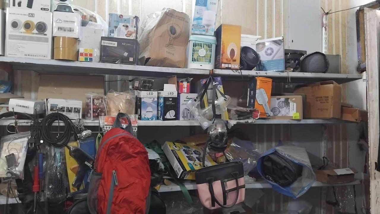 السلام عليكم محتويات المكتبه المحل للبيع لعدم التفرغ بغداد الحريه المحتويات جهاز استنساخ قرطاسية أغراض امزون جديد السعر مليونين الاتصال*********** واتساب
