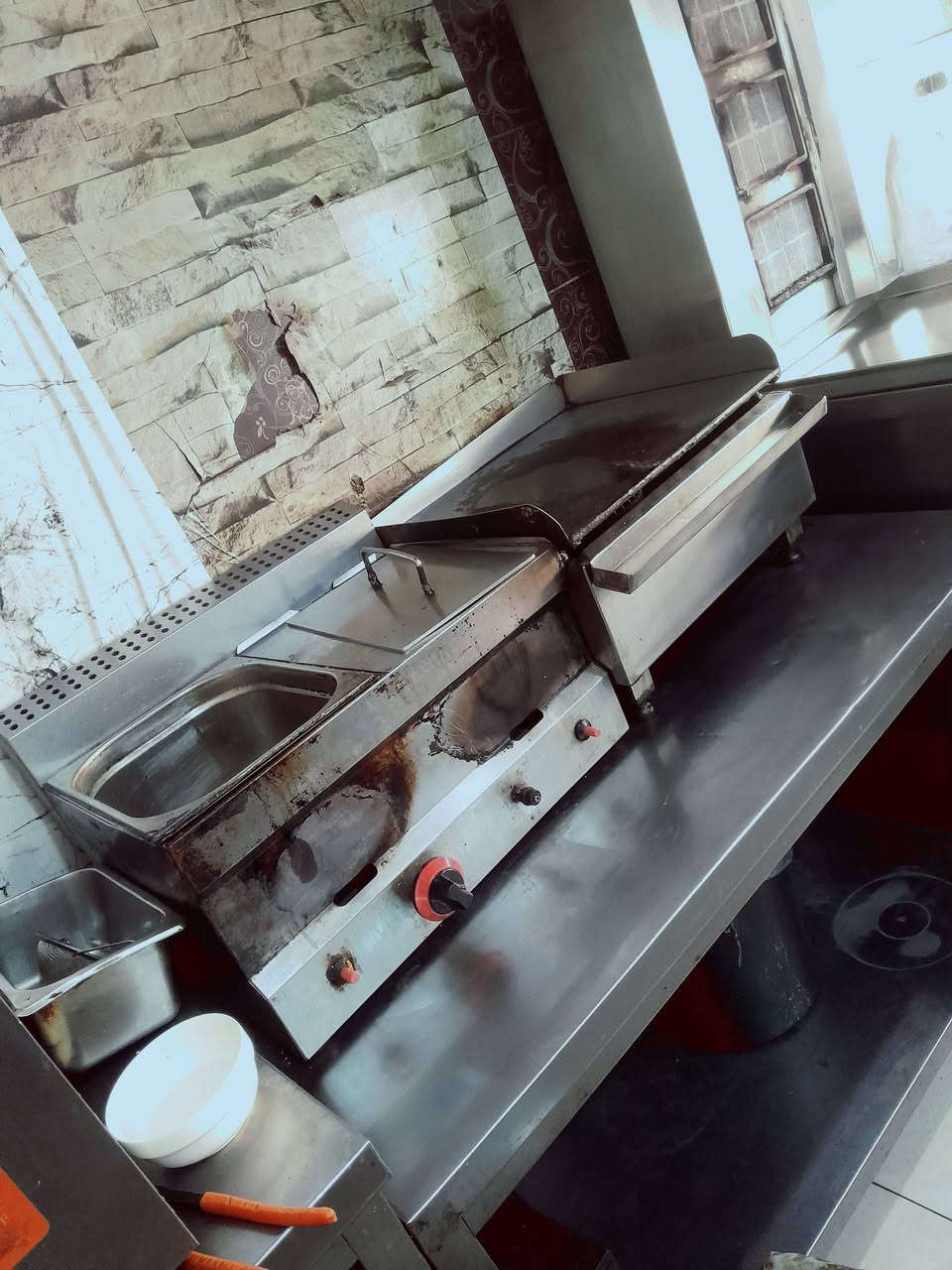 اغراض للبيع
مجمدة شغاله ماطور وغاز شركة عدد 1
ميز ستيل عدد 1
كرل عدد 1
عارضة مقبلات عدد 1
ميز جاي مع الملحقات عدد 1


**إذا كنت صاحب هذا الإعلان وتريد حذفه لأي سبب، رجاءا أرسل رسالة إلى الدعم الفني**