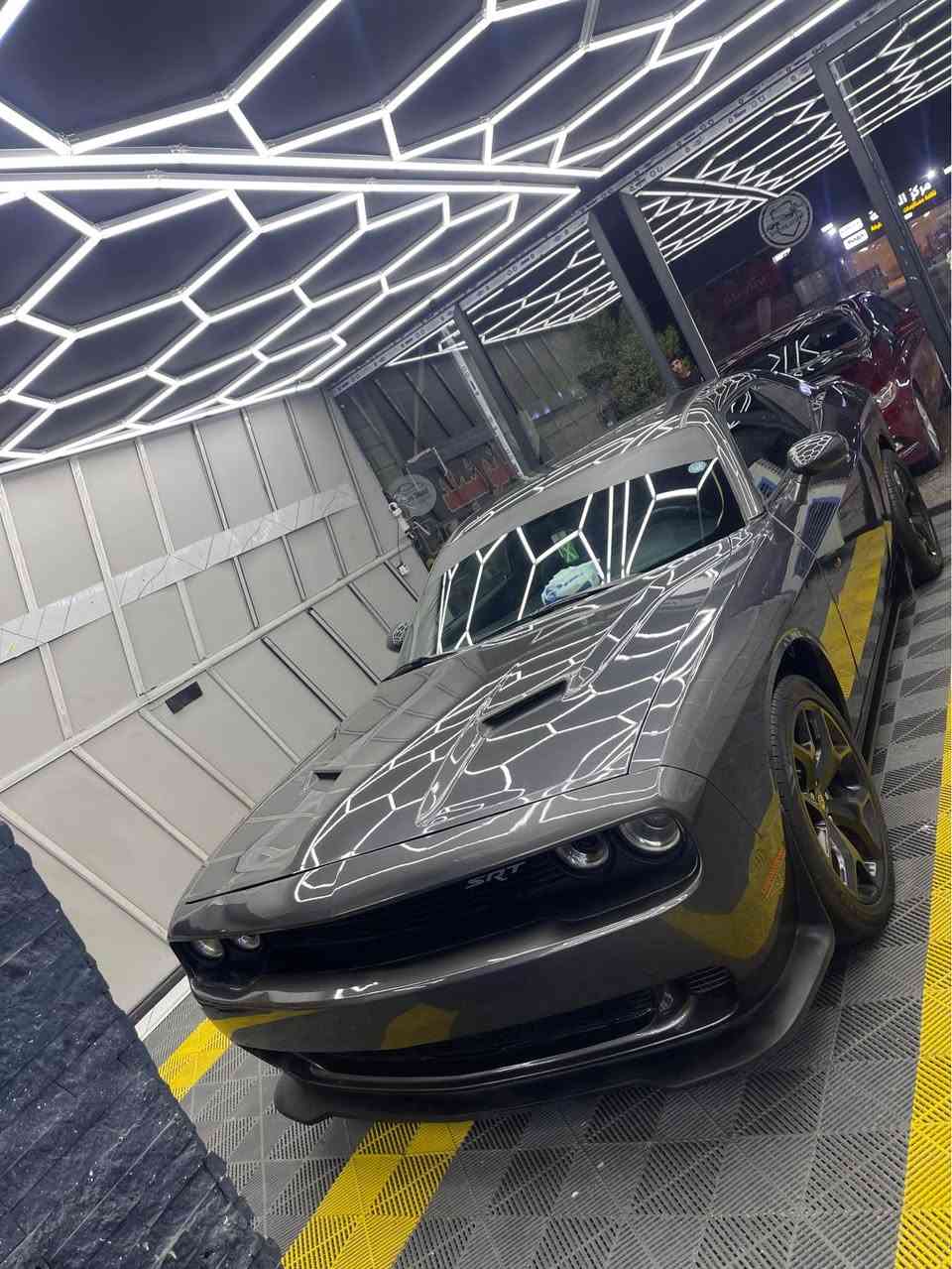 السلام عليكم

🛑جالنجر sxt 2017
🛑اللون نفطي 
🛑رقم اربيل
🛑محرك+كير+تبريد مكفول
🛑عداد المسافه 120mi
🛑سقف كنتاره شاشة كبيره كت عسكري مرقط للسياره     داخل وخارج  غرفتها نضيفة 
🛑ادامة كامله عله ايدي مي راديتر جديد موتل بلكات جديدة ويل بلادي جديد تخم تاير جديد ميحتاج تصرف عليها ابد
🛑بجم كبس ممفتوح شرط
🛑حادثها جاملغ خلفي ونص الباب جهة السايق بس مصبوغه صفحه كامله لان الصبغ بي شذره ميجي عدل
🛑ايرباك برده جهه السايق فقط
🛑مكان السياره بغداد/الغدير 

🛑السعر148وبيها مجال بسيط متعجبك السياره وتشوف سعرها غالي ان شاء الله تاخذ الاحسن منها 
واتساب *********** بغداد, العراق
