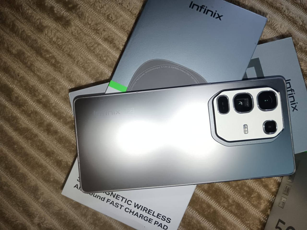 Infinix NOTE 50 Pro+ 5G للبيع
ضمان ما داخل اي صيانه 
كامل معا الملحقات ✓
السعر 🔥450الف 
تواصل خاص او واتس 7518328278


**إذا كنت صاحب هذا الإعلان وتريد حذفه لأي سبب، رجاءا أرسل رسالة إلى الدعم الفني**