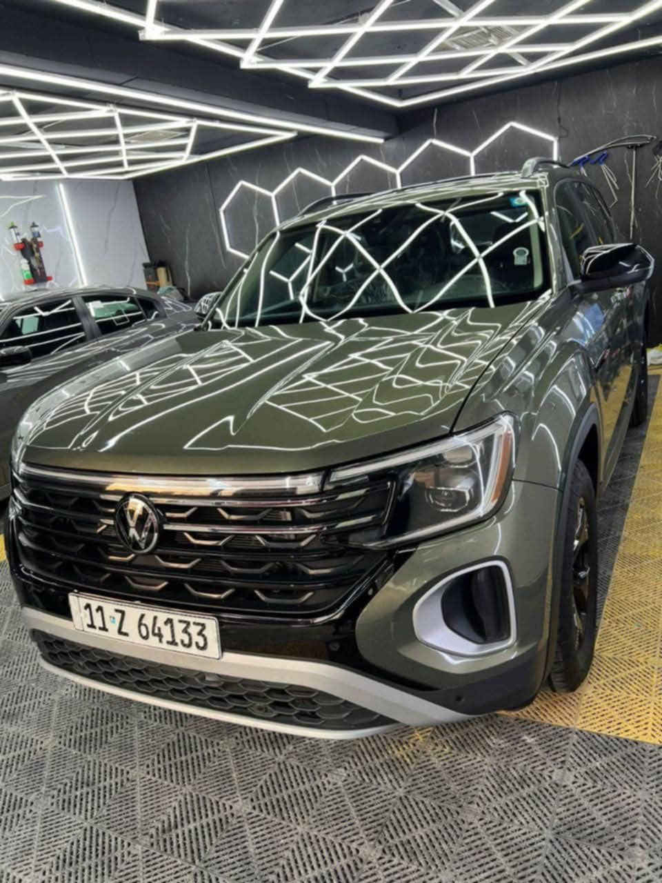 � للبيعفولكس واكن أطلس 2024 – بيك إديشن
السيارة نظيفة استخدام شخصي، وما تحتاج شي 👌

نسخة Peak Edition مواصفات عالية.

🔹 موديل 2024

🔹 ماشية 24 ألف كم

🔹 6 راكب – كشنات منفصلة 

🔹 رقم بغداد

🔹 كير أوتوماتيك

🔹 جاهزة للفحص بأي مكان

🔥 مواصفات البيك إديشن:

✔️ شاشة كبيرة + ملاحة

✔️ كاميرة + حساسات أمام وخلف

✔️ مقعد كهرباء مع تبريد وتدفئة

✔️ فتحة سقف بانوراما

✔️ ستيرن تحكم + مثبت سرعة

✔️ رادار وأنظمة أمان

📌 الحادث:

حادث بارد فقط بمقدمة البنيد، ماكو شاصي ولا هيكل. bdr باب عكس السائق موضح بالصور 

💰 السعر: 355 ورقة

🔁 قابل للتفاوض

📞 للتواصل: خاص / اتصال

هـ ***********
