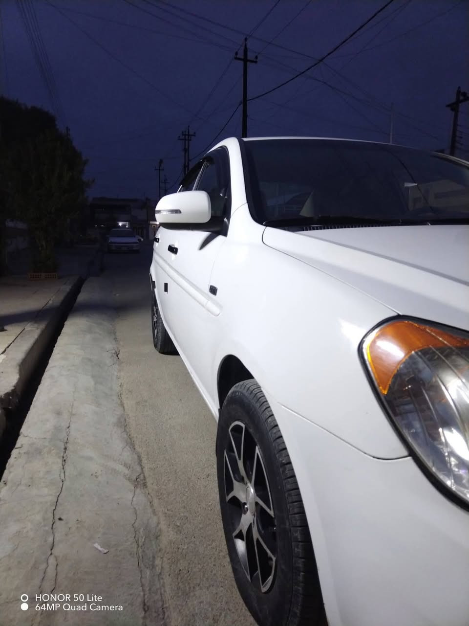 السلام عليكم ورحمه الله وبركاته اخوان
اكسن 2011 وارد كوري

مكينه 16 اصلي  شرط ما مفتوحه
 
كير توماتيك اصلي  شرط ما مفتوح 
بدون صبغ 

بيها شبر جوه قبق البانزين 

والباقي كله شرط

تبريد تدفئه فول 

كير مكينه كلو شرط 

شرط الوكاله والتحويل الشرعي هو يبعك 

رقم نينوى دولي  جديد 

للبيع فقط نقد

سعرها  105 $ 

مكان السياره موصل الساحل الايسر 

تواصل ع رقم ***********
