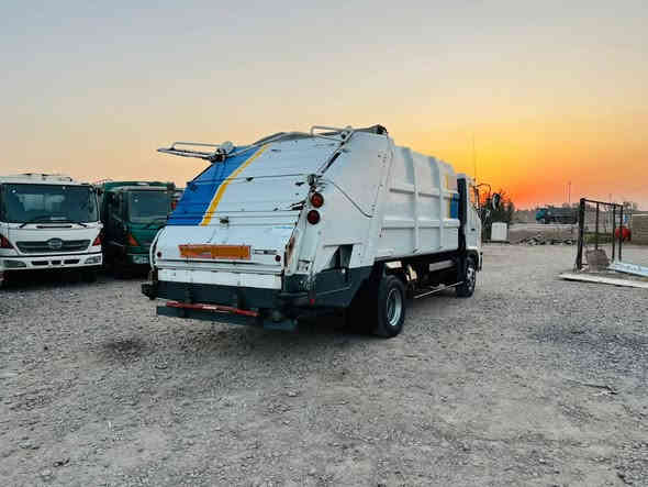 اللهم صل ع محمد وآل محمد 👍🇮🇶🇮🇶
هينو شيطان كابسه نفايات كبسه 10 مكعب 
مكينه 5 سلندر كهرباء دخول جديد 
 معرض النصر / قضاء النصر / ذي قار 
***********
***********
