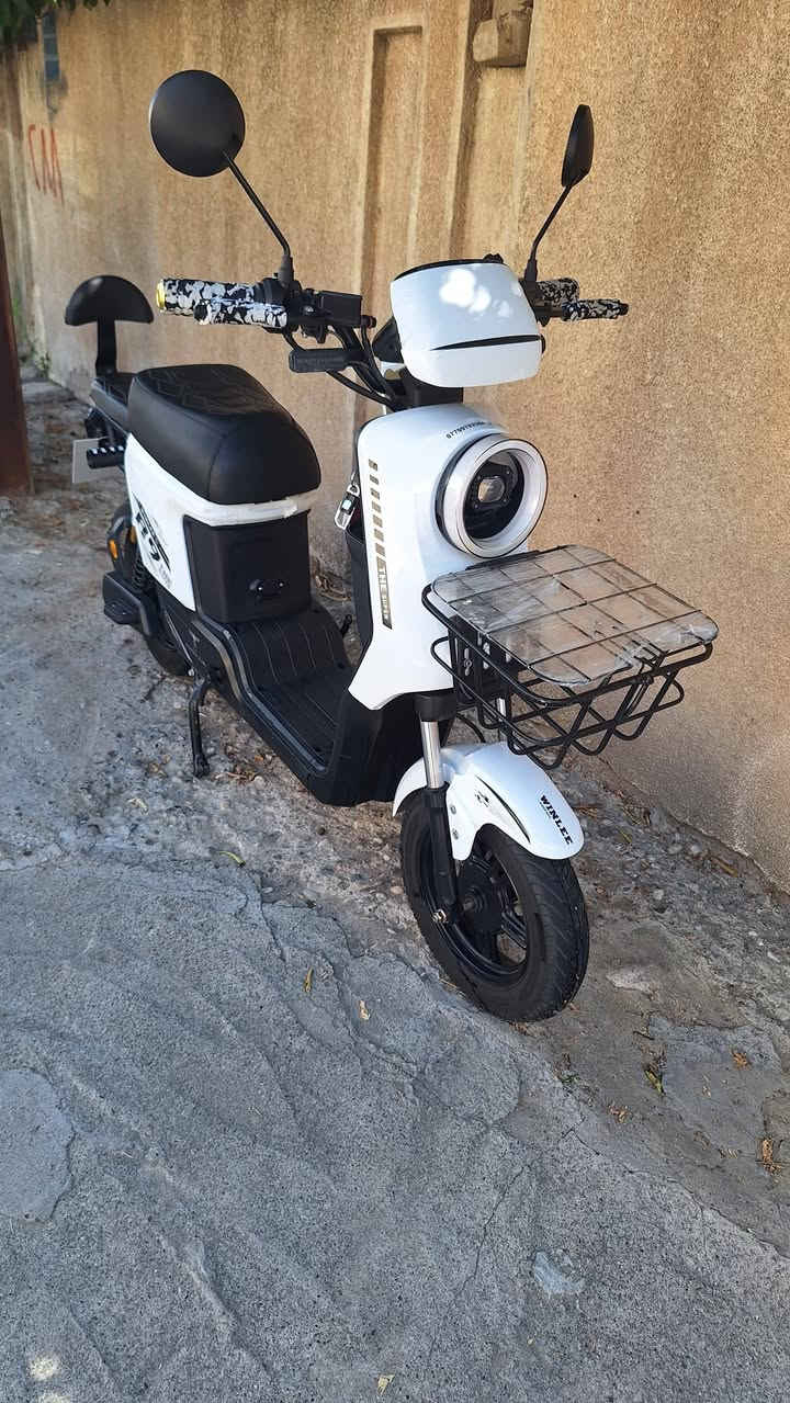 ار تسعه للبيع
مستخدم 3 اشهر فقط اخو جديد 
ملف وعقل شرط 
بطاريات 6 كبار شرط شرط جدد 📍
يمشيك حوالي 60 لي 65 كيلو حسب وزن وسرعه
بي نظام بك وبلوتوث وتشغيل عن بعد 
سرعه 125 يقره  اربع نمر طياره 
بدون اي نقص كامل من كلشي 
عنوان موصل ايسر حي الحدباء 
سعر 485 بي مجال بسيط 
***********بي وتساب
