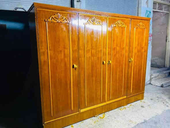 قنصور اربعة ابواب نظيف جدا شغل ثقيل السعر ١٨٥
الرفاعي قرب نفق الصحة مجاور قلعة مول
ظهر جنبر
*********** موصل
