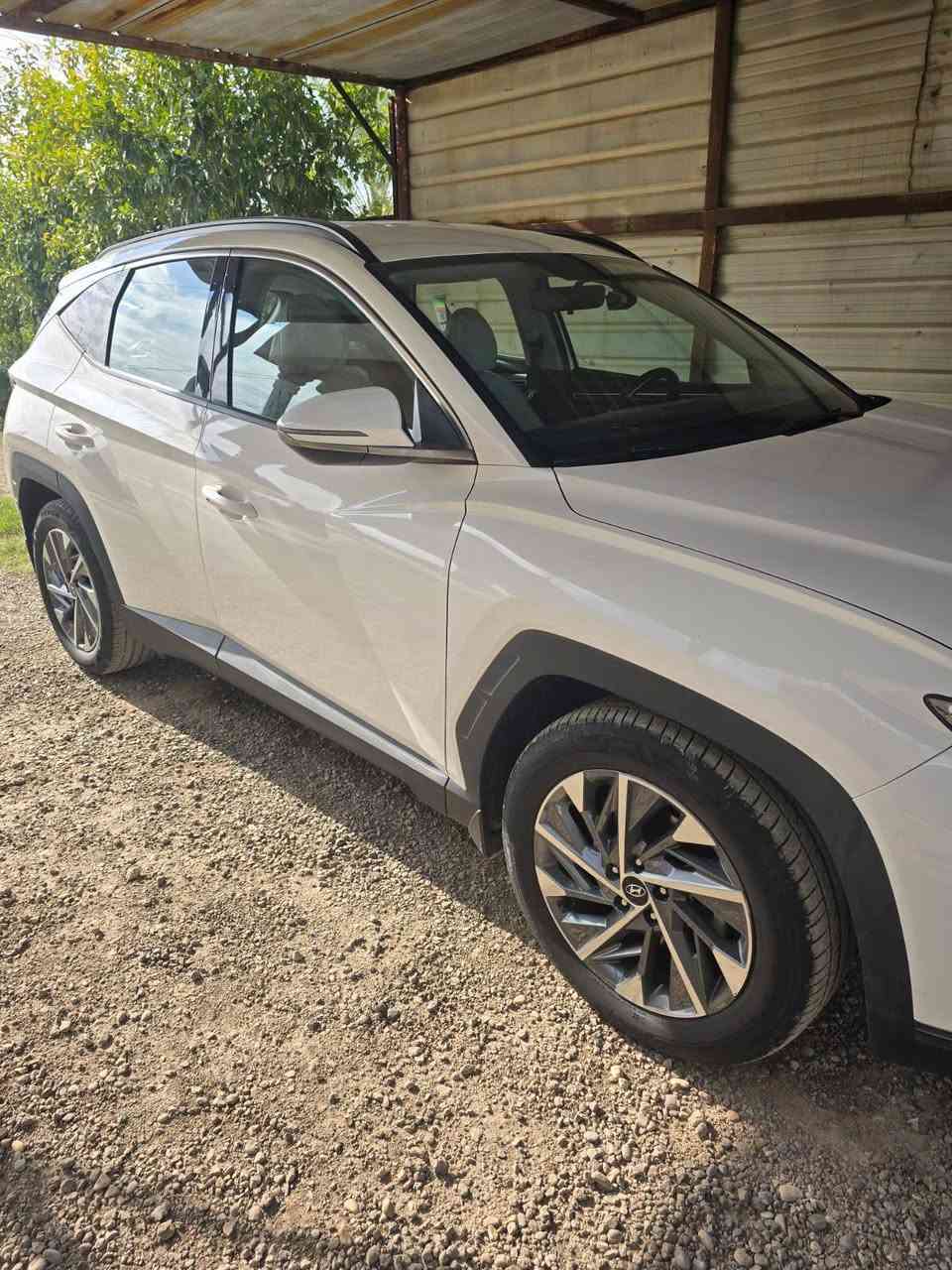 سلام عليكم توسان ٢٠٢٣مكفوله ماشيه ١٨الف رقم بغداد باسمي عنوان بغداد السعر٢١٢وبيها مجال رقم الهاتف ***********
