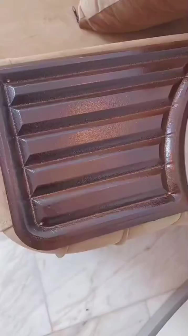 للبيع ديوان ١٥ متر 
شغل عراقي درجة اولى خشب بلوك اسود 
تجوات صاج 
السعر // مليون و١٥٠ الف بي مجال للشراي 
العنوان /بغداد _حسينية المعامل


**إذا كنت صاحب هذا الإعلان وتريد حذفه لأي سبب، رجاءا أرسل رسالة إلى الدعم الفني**