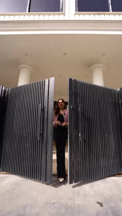 #شركة_ارض_ادم_للوساطة_العقارية 

🏢 بناية استثمارية للبيع – موقع مميز في الكرادة
🔹 المساحة: 337 م²
🔹 الواجهة: 13.30 م
🔹 سنة البناء: 2026 (بناء حديث)
🔹 تفاصيل البناية:
تتكوّن من أربعة طوابق ونصف
كل طابق يضم 4 شقق
مجموع الشقق 15 شقة + غرفة استعلامات
البناية مؤجرة بالكامل
🔹 مواصفات الشقق:
غرفتان نوم
صالة
مطبخ
خدمات
كل شقة مجهزة بـ 3 سبالت
🔹 الدخل الشهري:
💰 15,000,000 دينار عراقي
🔹 التجهيزات والخدمات:
مصعد حديث
منظومة إطفاء حرائق
كاميرات مراقبة 24/7
📍 الموقع:
الكرادة – شارع 62، مجاور ركن
💵 السعر:
190$ دفتر

***********
***********
