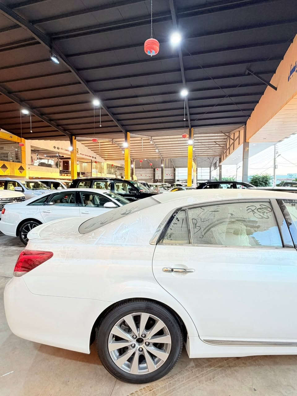 toyota Avalon _2012 _ limeted _خليجي
تويتا ئه ڤه لون موديل ٢٠١٢ مانگي ١٠خليجي لميتد 
سياره كه مواصفاتي خليجيه 
سياره كه بي بوياخ بئ سارده 
گيرو مه كينه ي به شه رت
٤ تايه و ويلي بيلادي له سه ره 
سه نه وي هه موو شتيكيي تازيه به شه رتي ته حويل و غرامه
سياره كه 58هه زار روشتوه 
شةوين /سليماني 
نرخ/٢٩٨$
رقم/***********
