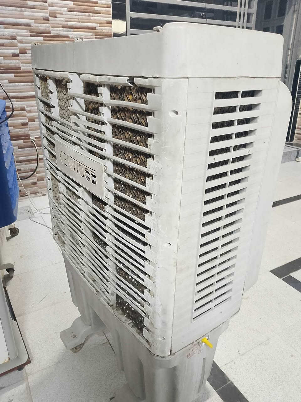 مبردة حجم كبير شغالة جديدة على فحص 85الف ***********
