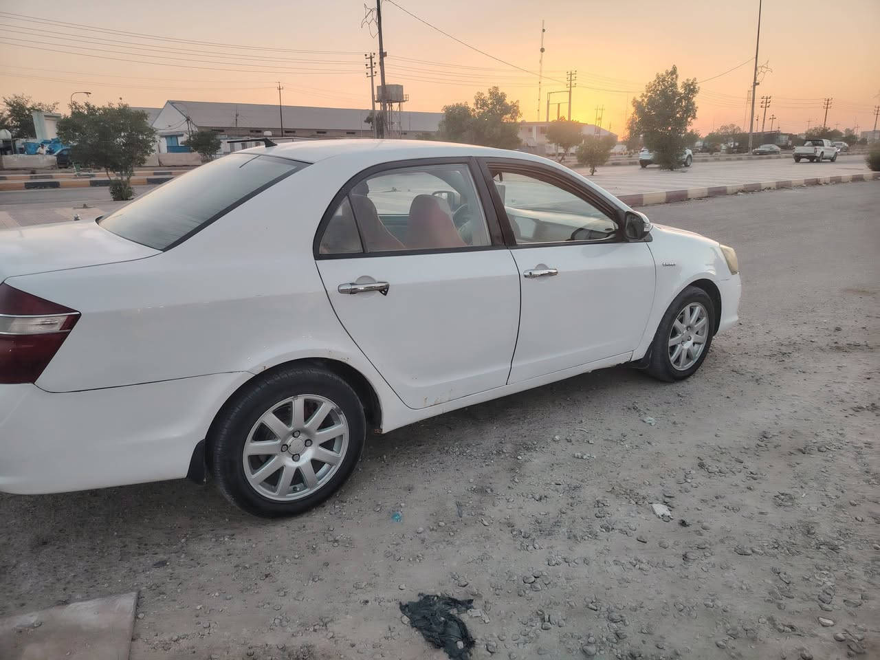 جيلي للبيع موديل ٢٠١٣ بأسمى مكاني دغاره ديوانيه التواصل ***********
