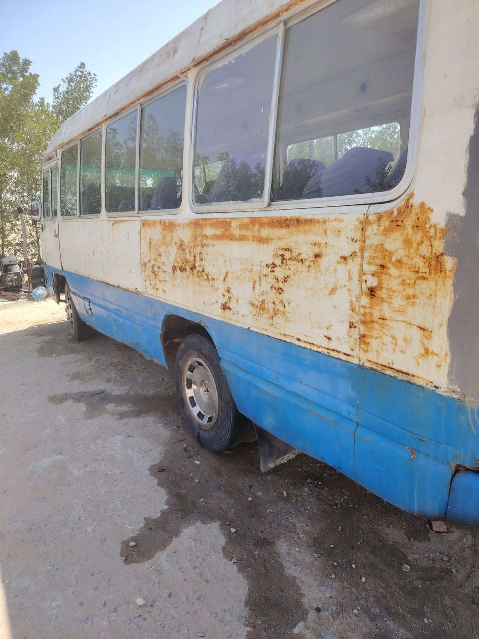 السلام عليكم
كوستر للبيع موديل 84 رقم ديالى
سنويه منتهية 
مكينه وكير واكسن خير من الله
مكينه تيوتا كاز 
حداديه نص عمر
تخم تاير جدد
كشنات نظاف
العنوان البصرة الزبير
السعر اتصل
***********
