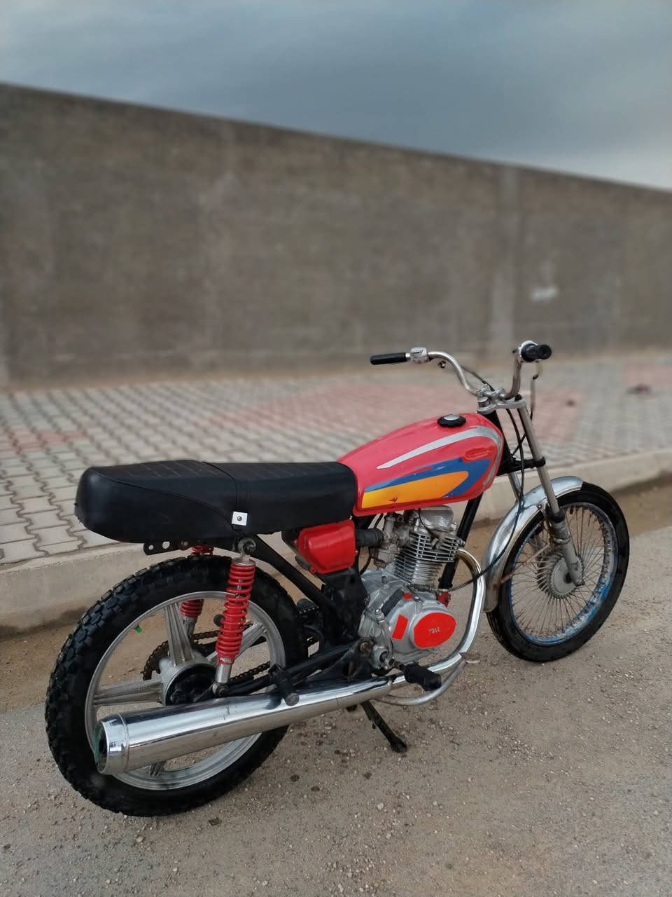 السلام عليكم دراجة أربعةكير رياضي  ضايعة اوراقها كلك مكفولة من سرقة السعر 180 الف شغالة وخير من اللة  مكاني كوت للاستفسار الاتصال على الرقم هاتف***********
