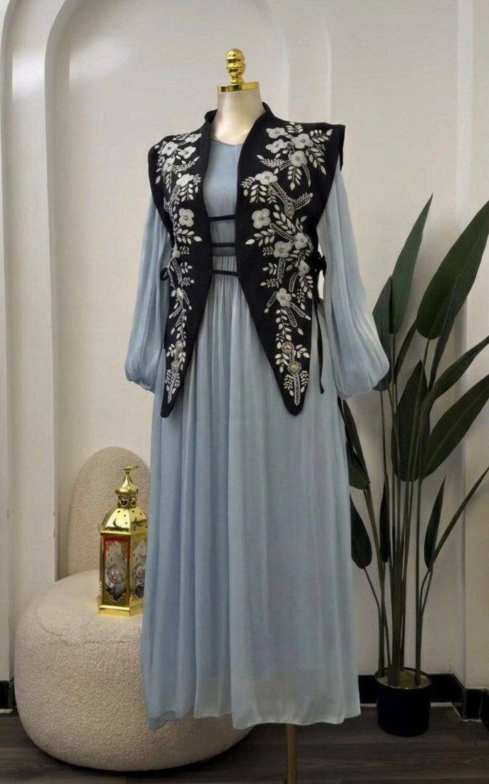 فستان مع توب❤‍🩹 
خامة اوركنزا مبطن
38-40-42-44-46-48 #اشارة


**إذا كنت صاحب هذا الإعلان وتريد حذفه لأي سبب، رجاءا أرسل رسالة إلى الدعم الفني**