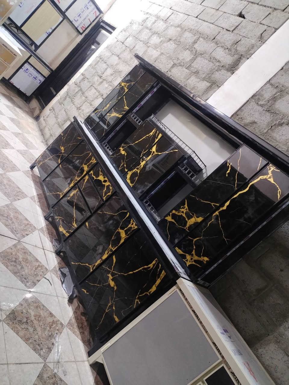 معمل كاونترات البركة جملة مفرد او حسب الطلب العنوان كركوك حي العسكري الاستفسار واتساب ماسنجر ***********
