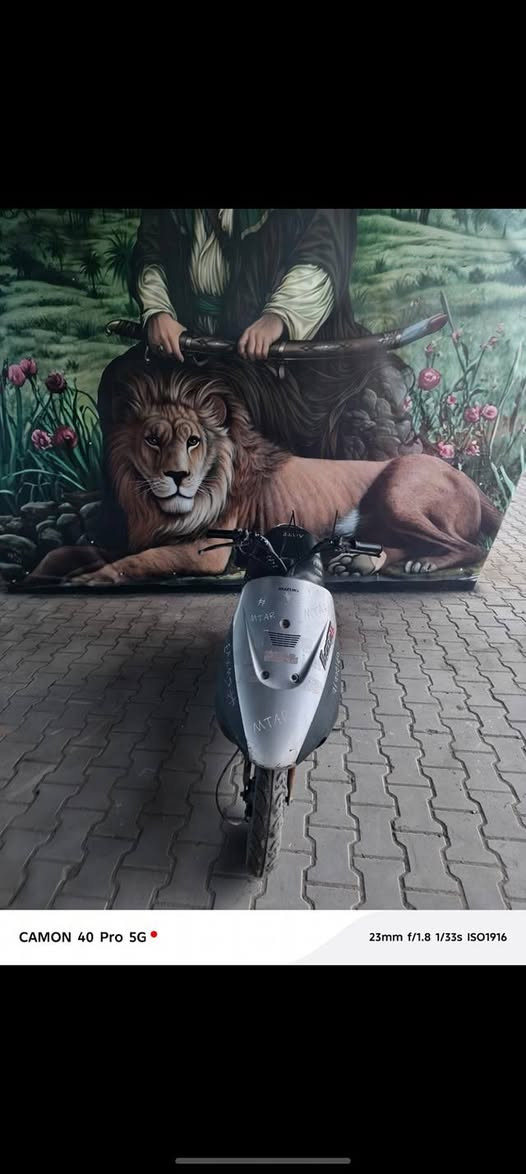 عليكم دراجه سوزوكي للبيع نضيفه كامله هندر واحد تشتغل سعرها 200 الف للستفسار ***********
