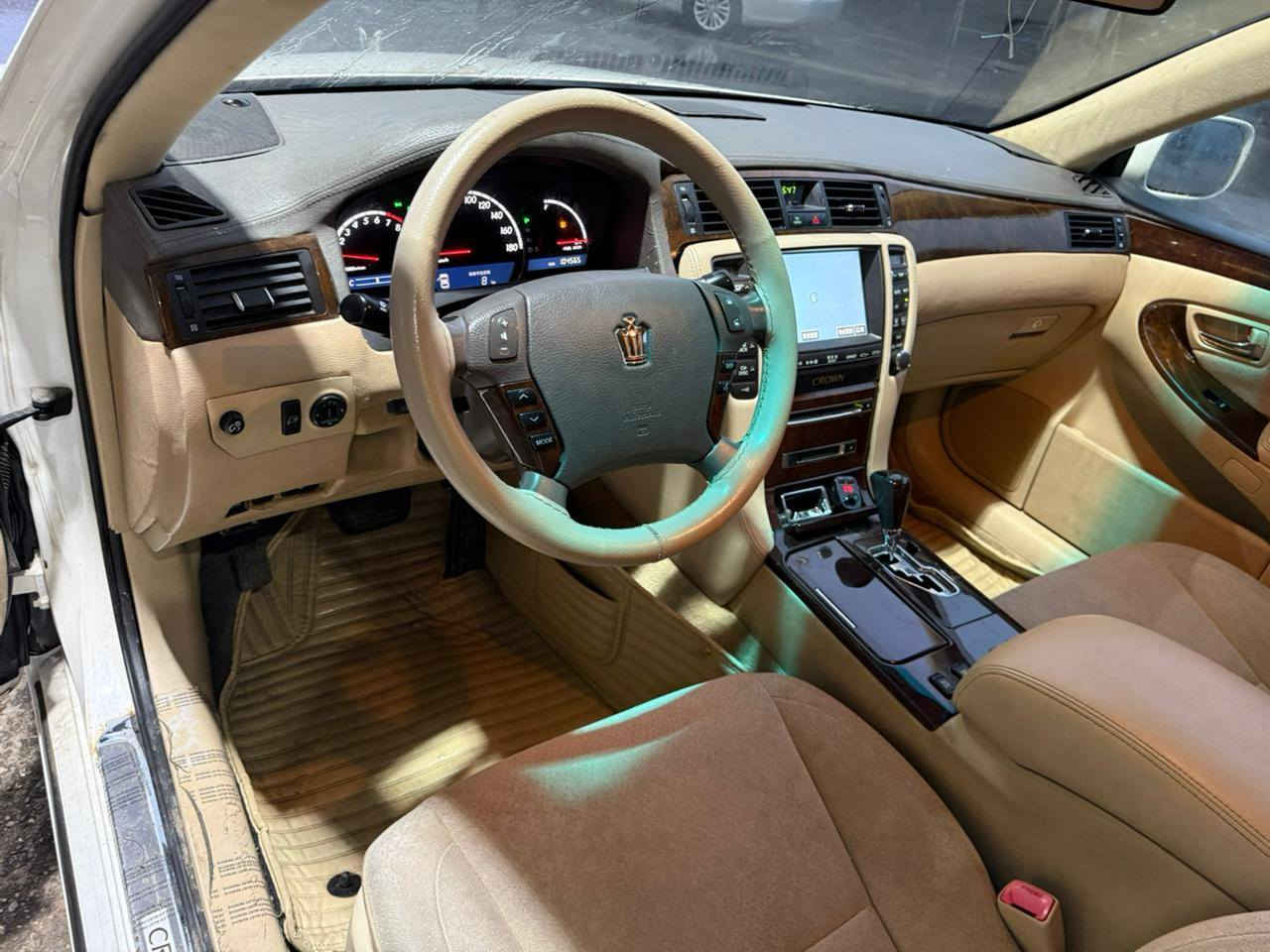 شاهینە مووس مووس 2007 ناو زەرد مەلەکی
بچوک بە گەورە اڵتونی بازار کەم بەنزینخۆر
ساج مەلە کی دەعم و لێدراوی نیە 
100 هزار حقیقی رۆیشتووە
تایە و ویلی لۆک مسرفی هیچ نیە کامل مسروفە 
ناو سنوقی کامل تیایە گێر و مەکینە ی لۆکە 
کۆدی هەیە سەیارەکە 
شانسی کۆسرە و کەڤەر گۆراو وەشەرت
تبرید و سارد و گەرم مزبوتە 
شانسی کۆسرە و کەڤەر گۆراو بەشەرت
الیاری بیلادی یابانە  ساجی شکاوی پیوەنیە 
3 دوگمە و پەردەیە رۆنی کامل گۆڕاوە 
75 گەڵا و مجالێ برایانە *********** سلێمانی
