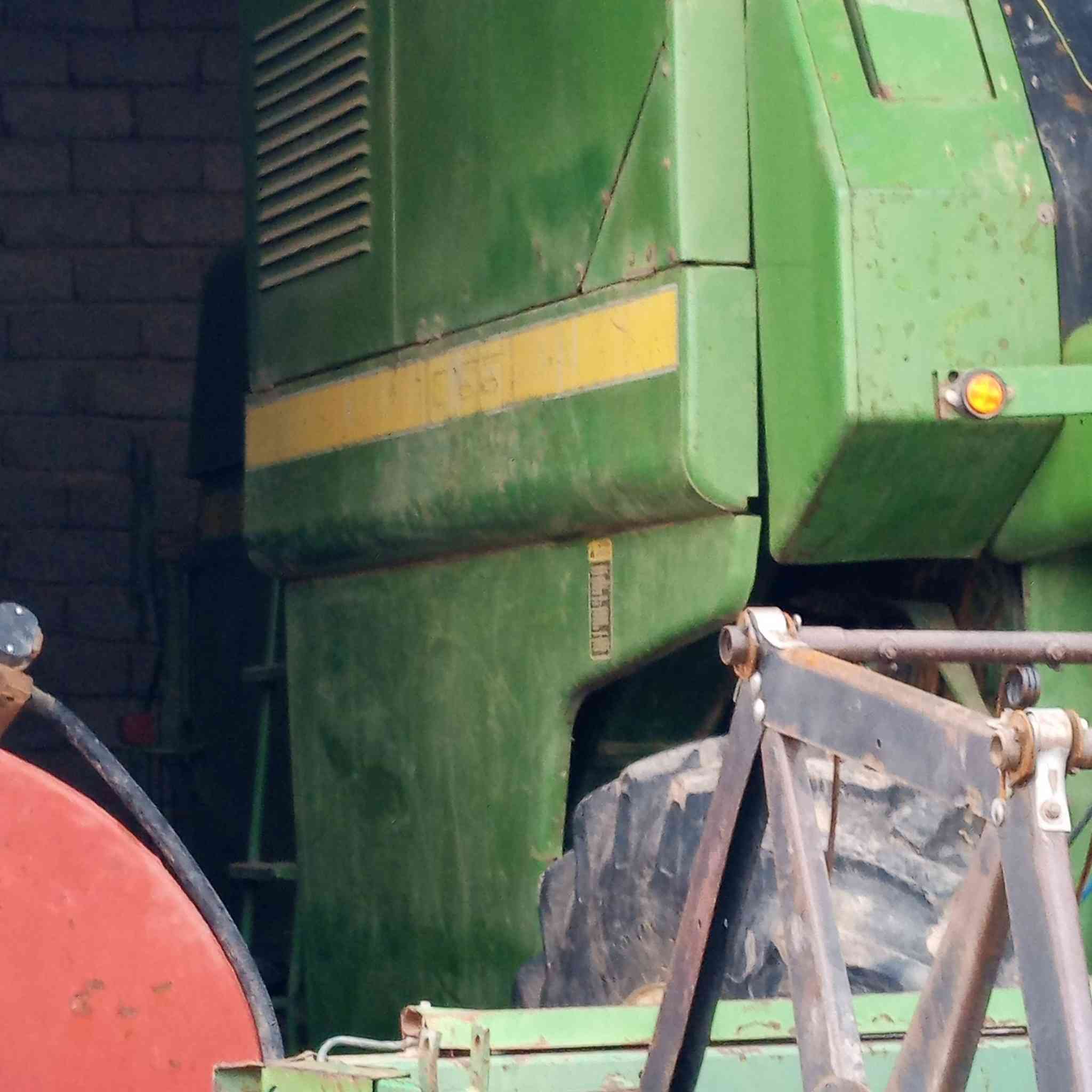 عندي دراسة جندير موديل 88 رقم صلاح الدين جاهز للبيع سعرها عل تصال ***********
