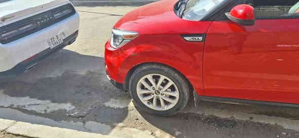 كيا صول
موديل١٧ 
رقم بغداد الجديد 
محرك 200gdi
ماشيه ٧٢ ميل 
صور الحادث مرفق مع الصور 
السعر ١٣٠ وبيه مجال 
موبايل/***********
