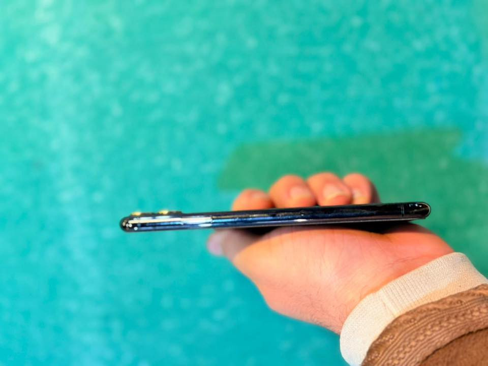 السلام عليكم ورحمة الله عندي 11 برو ماكس شرط شخط مايي  ذاكره 512 بس بطاريه مبدله اصليه فيس إيدي شغال بصمه الوجه  شرط شخط ما بي مايصرف شحن السعر 380 وبي مجال قليل  ويرهم مراوس شعندك نزل***********
