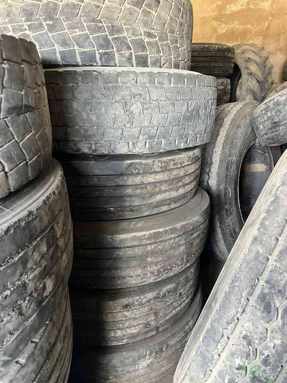 سلام عليكم 
يوجدتايرات ثقيله 315/80/22.5
العنوان الفلكه الفرسان 
باداره شويش العبيدي 
رقم***********

