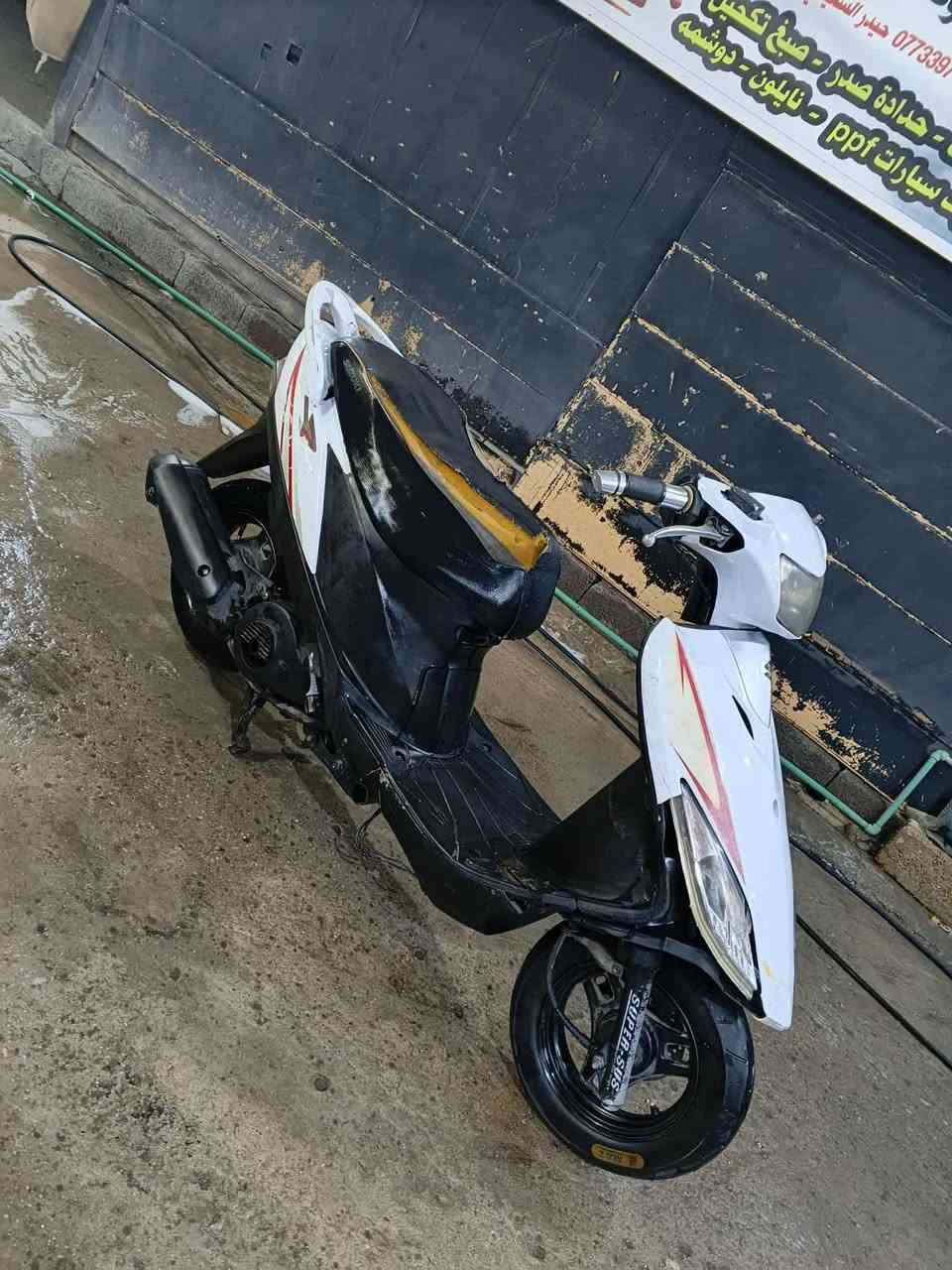 السلام عليكم دراجة ساسوكي ادرس ياباني سرعة 140 شلعة ومعدل خير من الله محرك بلادي مامفتوح شغالة سلفة وهندر نقصها شوتة وبريك خلفي المكان بغداد حي الجهاد السعر 400 وبيها مجال بسيط الاتصال على رقمي *********** او المراسلة على الماسنجر
