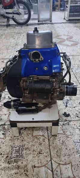 السلام عليكم
محرك موديل ٢٠  للبيع محرك خير من الله 
لاتنقيص لاصوت لابخار شرط الشغل 
العنوان واسط السعر ٦٠٠ وبي مجال
رقم الهاتف ***********
