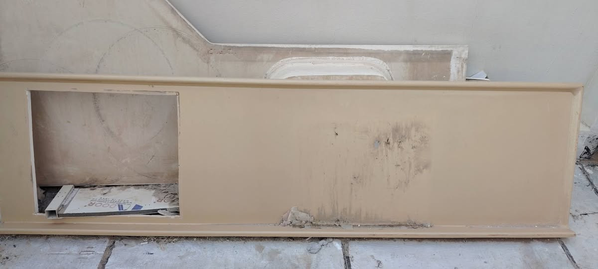 مرمر سنكي كاونتر  نظيف جدا السعر 150 الف
***********
