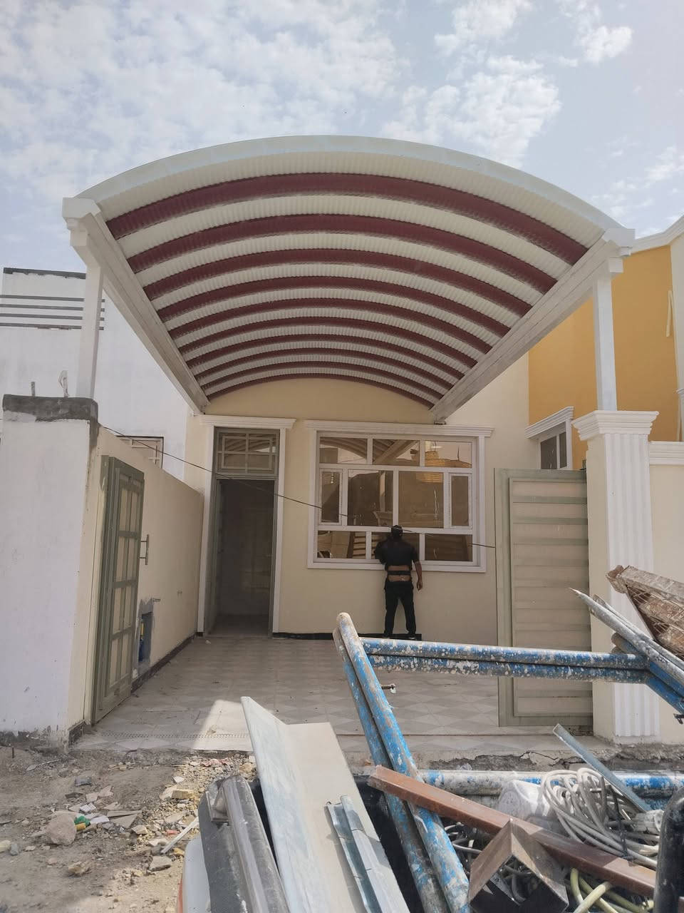 عمل سقايف الكيسبان بسعار مناسبه /***********//*********** حدادة محمد عمل درجه اولى  كافت القياسات والجملونات الكيسبان بسعار مناسبه جدا ،،،
