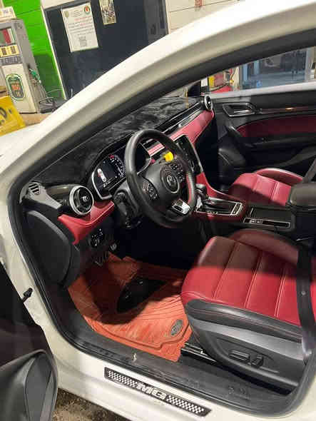 سلام عليكم mg6 موديل 23 داخل الضمان مكفوله كفاله عامه رقم بغداد بسمي تروفي فول اعله فئة برغي مابيه نقص وكلشي بيه داخل الضمان ماشيه 36 الف سعر السياره ب 133 وبيه مجال للشراي مكان السيارة بغداد للتواصل ***********
 واني بخدمتكم
