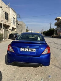 فيرسا 17 صور الحادث موجوده وبيها فقط الجاملغ الخلفي بخ اثار جراد ماشيه...