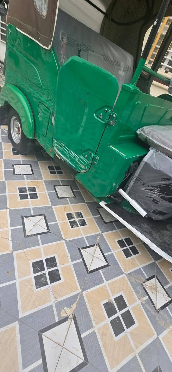 22  شهر 5وراق صادق وخالد   بية ضربة بالغد فقط لباقي كفالة  مكاني القاسم ***********
السعر ٧ ؤنص وبية مجال بسيط
