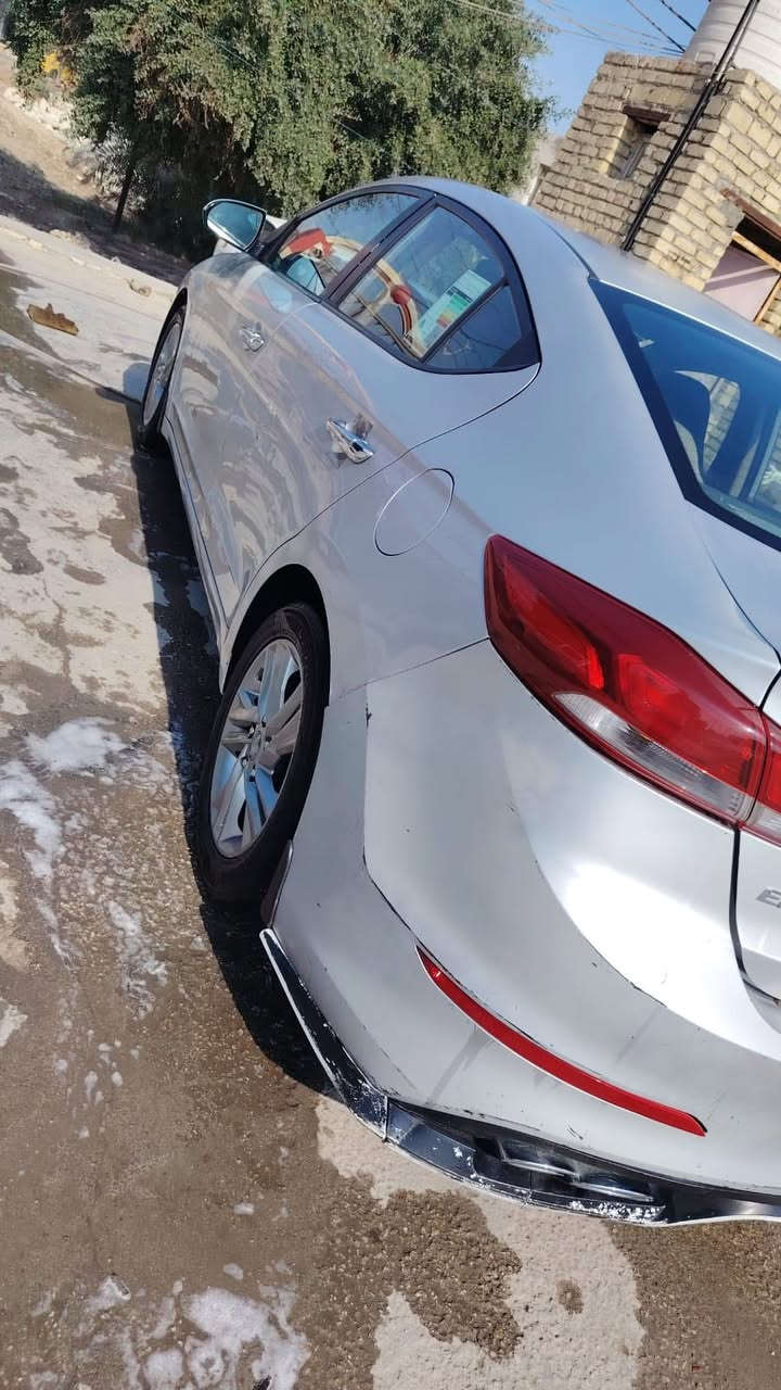 سلام عليكم للبيع  النتره 17 خليجي مكفوله السياره من الفتح والشد والتبديل ومكينه وكير ع شرط مامفتوحات السياره بيهه رشات صبغ فقط السعر 115 وبيه مجال مكان السماوه 
***********
***********
