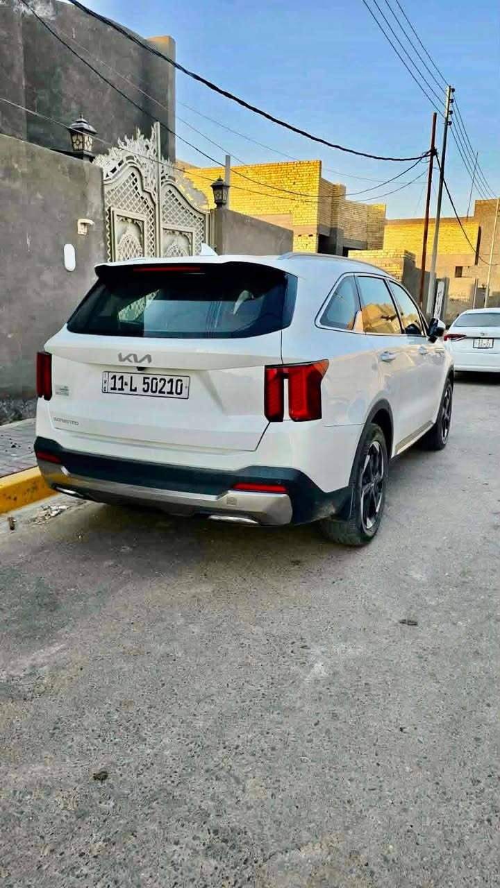 سلام عليكم 
سورنتو مديل 2024 👇🏼
بيها بس بارد اشبر جوه المرايه وشخط زغير موضح بل صور 

*ماشيه 53 📦

* شاشة معلومات كبيرة.
* عدادات رقمية.
* Apple CarPlay وAndroid Auto.
* كاميرات 360° 
* مثبت سرعة ذكي.
* نظام المحافظة على المسار.
* تحذير النقطة العمياء.
* حساسات أمامية وخلفي
السعر 268 💸 وبيها مجال كلش بسيط 

السماوه مركز 
*********** 📞
