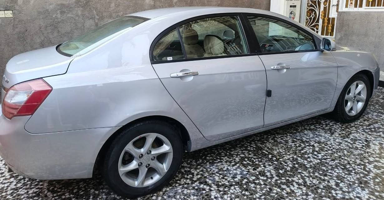 السلام عليكم للبيع امكراند موديل 2012 سيارة جديدة جدا مكفوله لاضربه ولاصبغ ولاتبديل مكينه كير على الشركة سياره باسمي تحويل مباشر رقم بغداد انكليزي تخم تاير جديد صدر امامي وخلفي جديد كهربائيات كلها تشتغل اسبير وغراضها بعدها مامستخدمات شاشة كامره ماشية 84 الف حقيقي سياره على وضع الشركة السعر 74 وبيها مجال الرقم *********** العنوان بغداد الشراي يتصل
