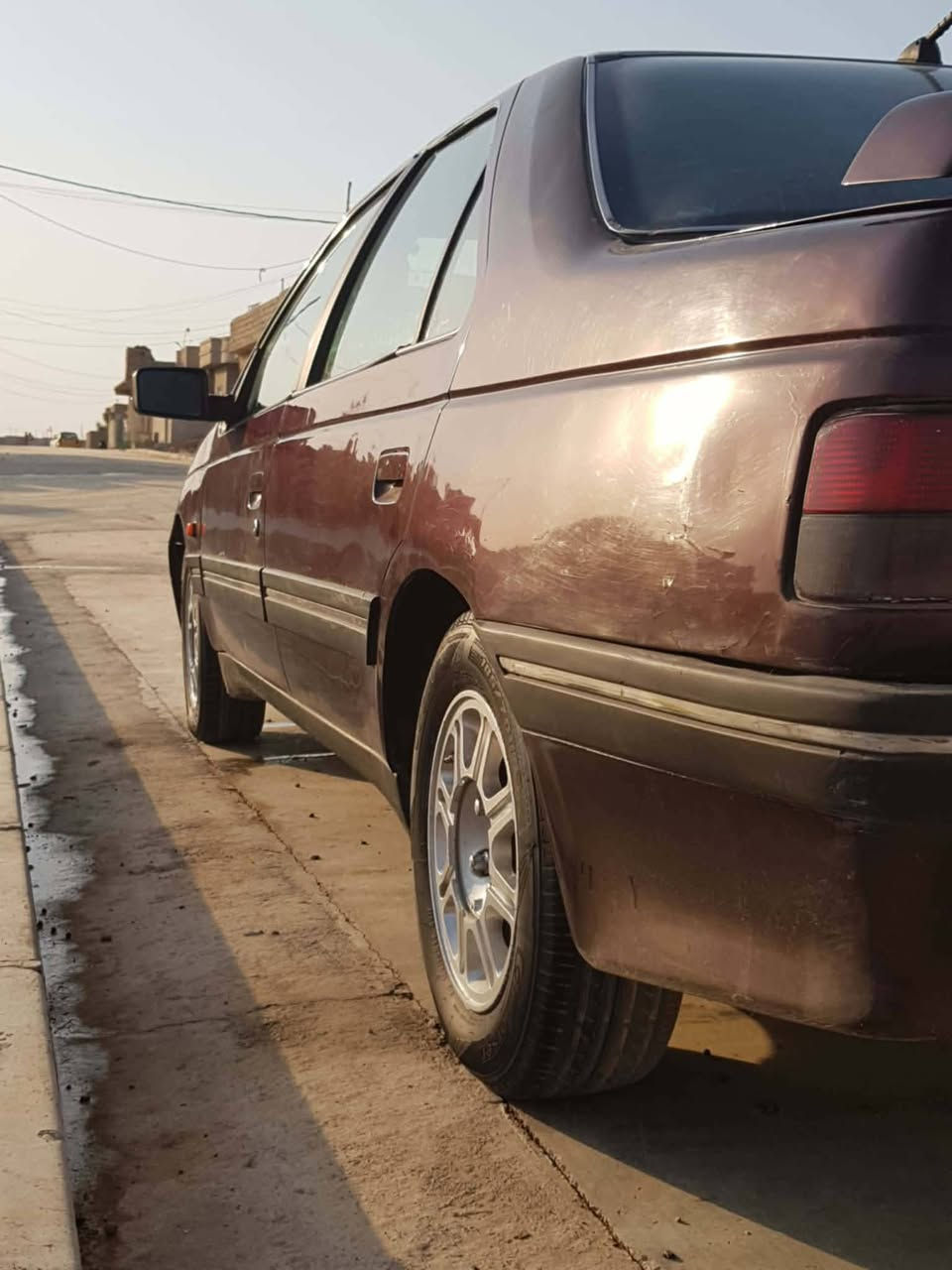 سلام عليكم بيجو 405للبيع او مراوس محرك وكير شرط طخم امامي خلفي جديد دوشمه داخل جديده طخم تاير نص عُمر كابون بانزين سنويه ما صاقطه غرامات صفر. موجود خاص او اتصل ع رقم ‏‪0789 385 7468‬‏ مكاني موصل
