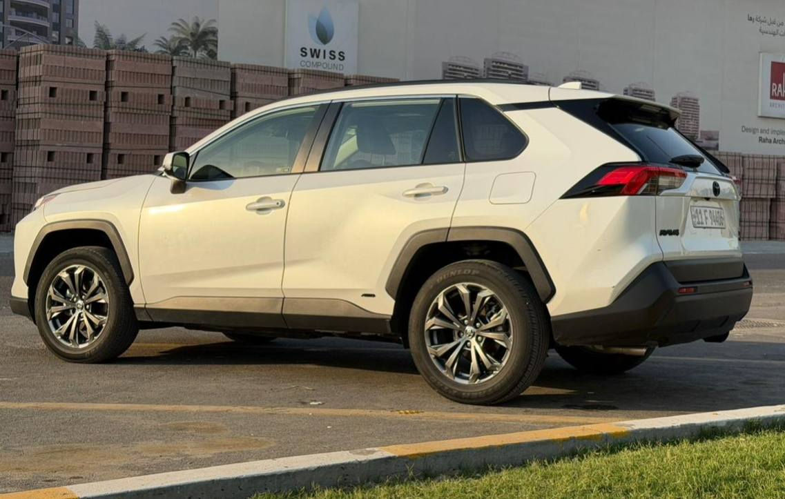 راف فور XLE PREMIUM 2024 
فول واحد على واحد

المسافة المقطوعة : 23000 

المواصفات:
محرك 2.5L 4 هايبرد 
السياة دفع رباعي
جنطه كهرباء
بصمة تشغيل
فتحة سقف
حساسات آمامية وخلفية
رادار
LED + زينون
كشافات
LED بك لايت
حساسات ضغط الإطارات
9 وسائد هوائية
هاند بريك كهرباء
ABS
Apple Carplay شاشة
مثبت سرعة
أوامر صوتية
Bluetooth
منافذ طاقة
مقاعد جلد كهرباء
 تدفئة
تحديد مسار
أوضاع قيادة
أوتو هولد
ظام مانع الانزلاق
تبريد خلفي 
هاند بريك بصمه 
Ev مود 
خزن مقاعد 
ابل كار بلي 

الضرر : نصف الجاملغ الايمن مصبوغ مع بارد في البنيد فقط 

فقط بيع بدون مراوس 

بغداد العامرية 

الرقم :***********

🔴 علق سوف يوصلك الرسائل سعر
