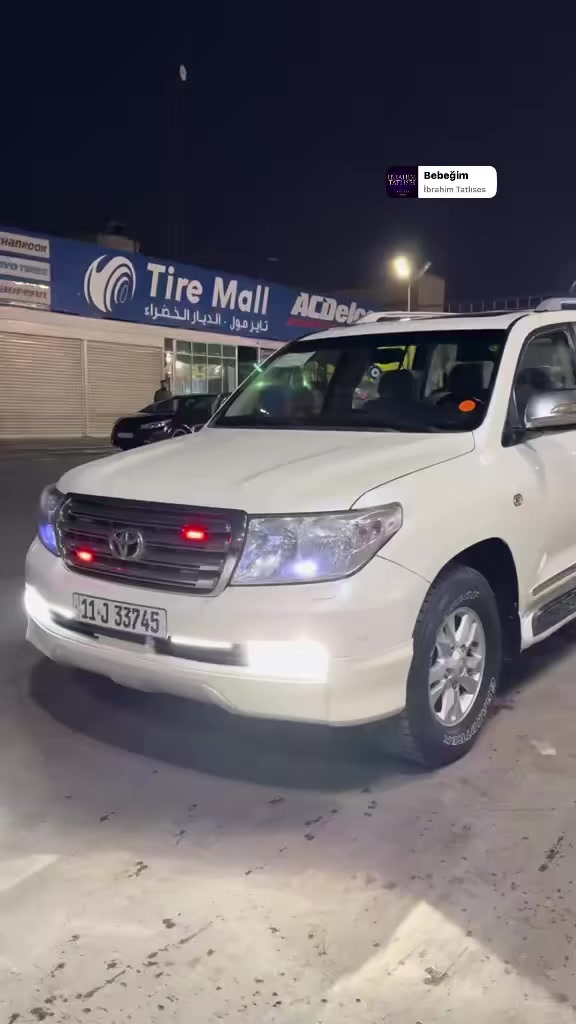 لاندكروز 2010 فول مواصفات فتحه بصمه تشغيل عن بعد جام يصعد وينزل من البصمه داخل حمصي انته شوف غرفة السياره بل تصوير واحكم على النضافه 
مكينه كير حداديه مكفولات كفاله عامه
السياره بدون صبغ والتبديل فقط بوارد ثنين
السعر 285 بيها مجال بسيط 
*********** سيد مصطفى
