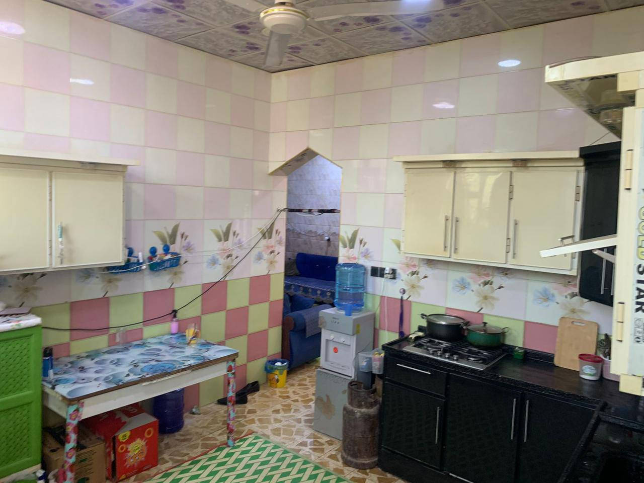 بيت 300 متر اساس وسكف صب كونكريت بناء البيت حديث كامل من كلشي تلاث غرف صاله جبيرة مطبخ حار ومطبخ بارد استقبال جبير اربع مجامع صحيه طارمه وترك وحديقة جبيرة وحديقة زغيرة البيت مروج لمعامله تطويب البيت زراعي سند 25 مكان البيت الكوفه منطقه التمايم ثاني بيت عن الشارع العام البيت صاير بشارع 10 متر تبليط 
رقم صاحب الدار ***********
