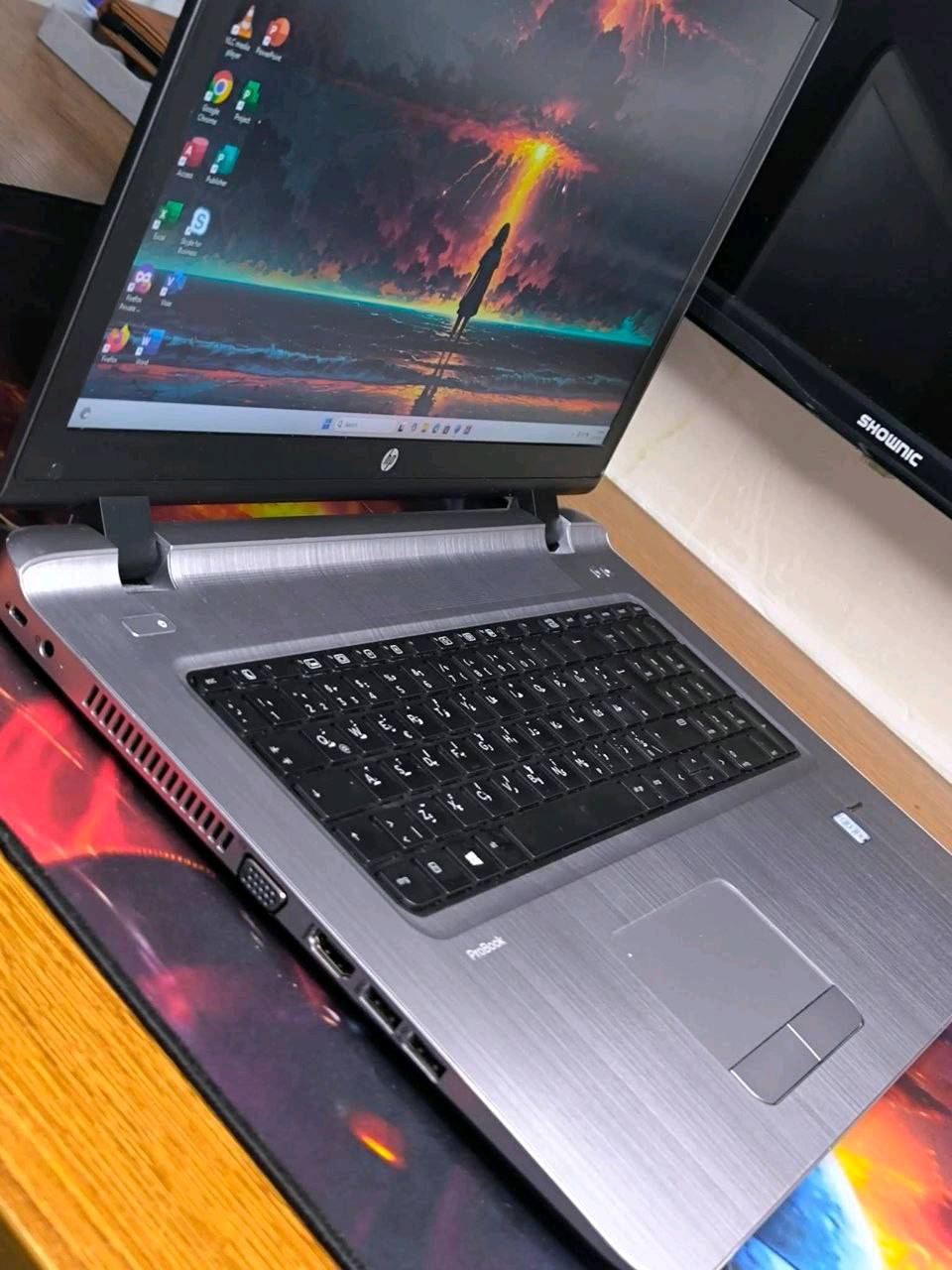 💻 لابتوب HP ProBook 470 G3
شاشة كبيرة 17.3 إنج مع كرت شاشة خارجي 🔥
مثالي للدراسة، العمل المكتبي، البرامج الهندسية الخفيفة، التصميم، والمشاهدة براحة تامة.
━━━━━━━━━━━━━━━━━━
⚙️ المواصفات:
🔹 المعالج: Intel Core i7 — الجيل السادس — فئة U
🔹 الرام: 8GB (قابل للتطوير)
🔹 التخزين: 256GB SSD (قابل للتطوير)
🔹 الشاشة: 17.3 إنج — FHD دقة 1920×1080
🔹 كرت الشاشة الداخلي
🔹 كرت الشاشة الخارجي: AMD Radeon R7 M340 — 2GB
━━━━━━━━━━━━━━━━━━
🎁 الهدايا:
🎒 حقيبة لابتوب
🔌 الشاحن الأصلي
🖱️ ماوس
🖱️ ماوس باد
━━━━━━━━━━━━━━━━━━
🛡️ الضمانات والخدمات:
✔️ فحص كامل قبل الإرسال
✔️ فحص كامل قبل الدفع والاستلام
✔️ ضمان 7 أيام استبدال عند وجود خلل مصنعي
✔️ جاهز للاستخدام المباشر مع تنصيب ويندوز وبرامج Office
━━━━━━━━━━━━━━━━━━
🚚 التوصيل: متوفر إلى جميع المحافظات
📍 الموقع: بغداد — الأمين الثانية
💰 السعر بعد التخفيض 290 الف فقط
📞 للحجز واتساب: ***********