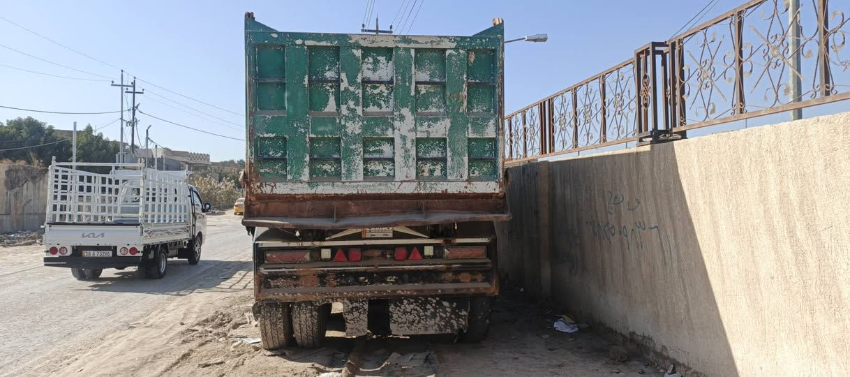 السلام عليكم مقطوره سوريه للبيع  3 دناكير 16 براد  ذرعه 25م طول 7 جاهزه من كلشي  كهربائيات شغاله  ونج سدر جديد  مكاني بابل قضاء القاسم   السعر 110 وبي مجال  الاستفسار ***********
