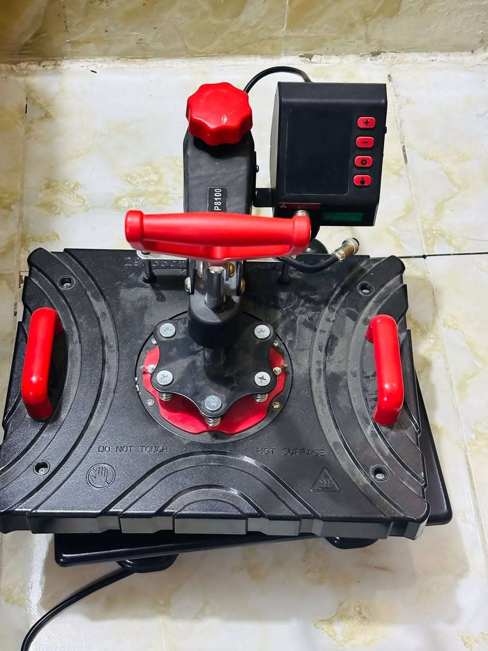 طابعة ايبسون 8050 جديدة بعدها كم شهر من اخذتها ومكبس حراري 5.1 المكبس الخاص بالاكواب صار بي شوط كهربائي وما فحصتة بعد ما اعرف شنو العطل مالتة 
اخذتهن ب٨٠٠


**إذا كنت صاحب هذا الإعلان وتريد حذفه لأي سبب، رجاءا أرسل رسالة إلى الدعم الفني**