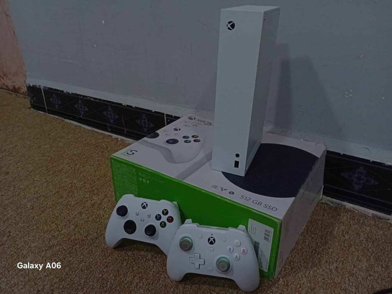 اكس بوكس سيريس اس نضيف جدآ وياه جوستك اصلي والثاني شركه السعر 400 *********** البصرة, العراق
