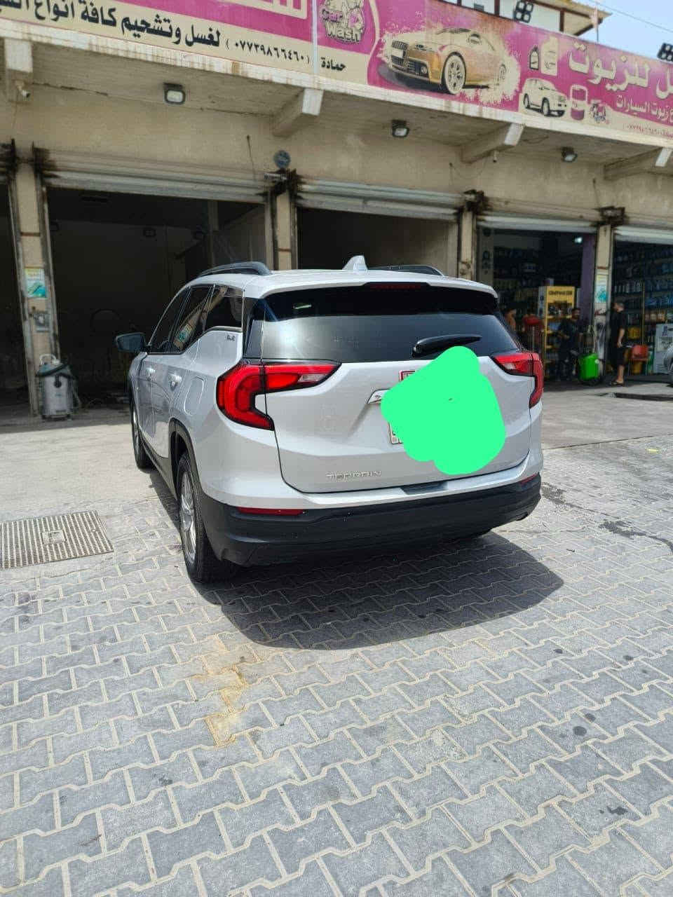 السلام عليكم  سياره GMG تيران للبيع محرك 1500 تيربو حادثه بنيد وجاملغ رقم بصره سنويه لل29 
السعر 150 وبيه مجال قليل  
متواجد ع لواتساب ***********
