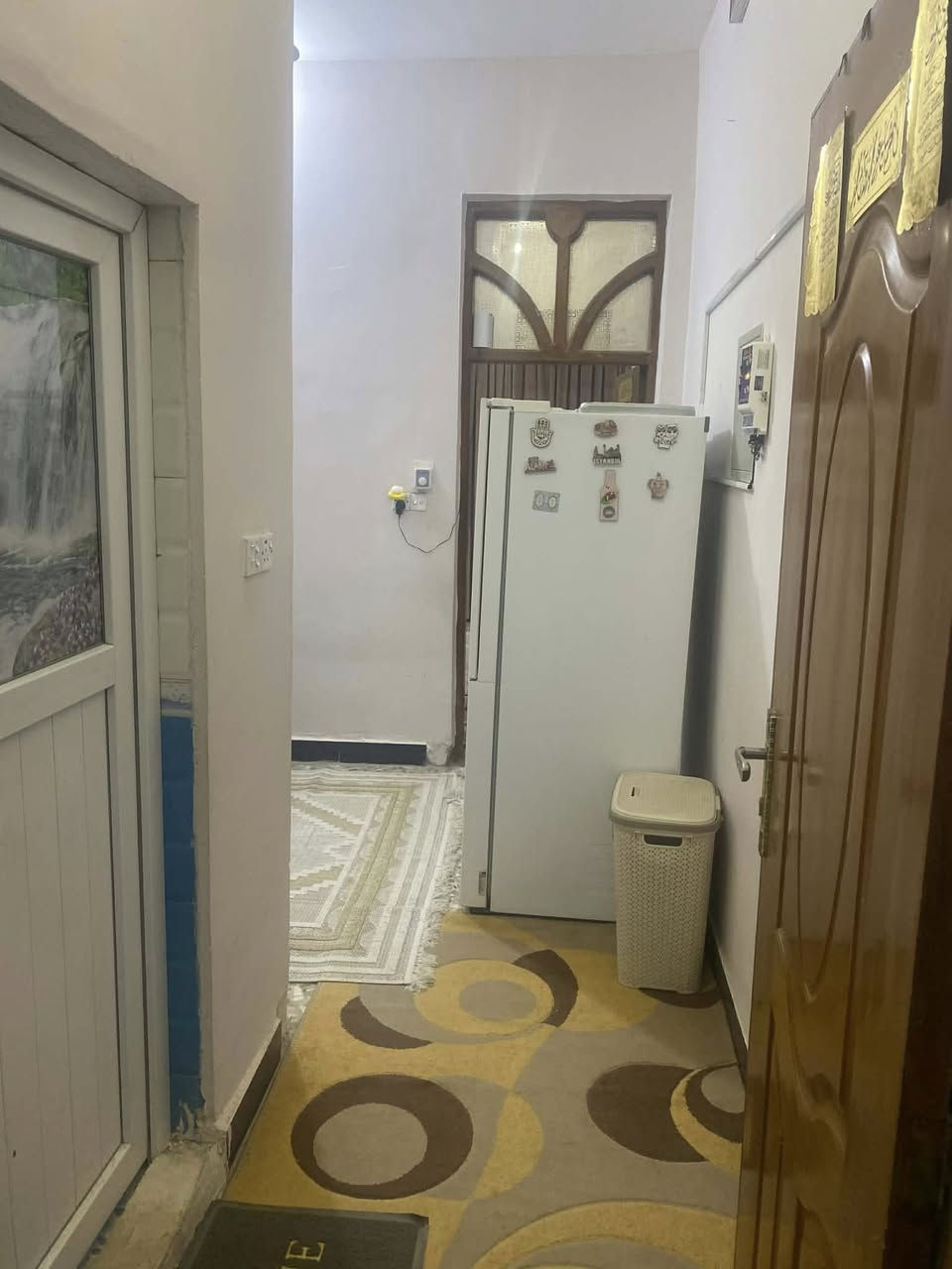 يوجد مشتمل ارضي للايجار في الكرامه خلف شارع ٦٠ فرع مطعم تاج محل مقابل الملعب الخماسي بمساحة ١١٠م يحتوي على غرفتين وصاله ومطبخ  وصحيات داخليه وخارجيه بدل للايجار المطلوب ٥٠٠ الف للاستفسار الاتصال بالرقم ***********
